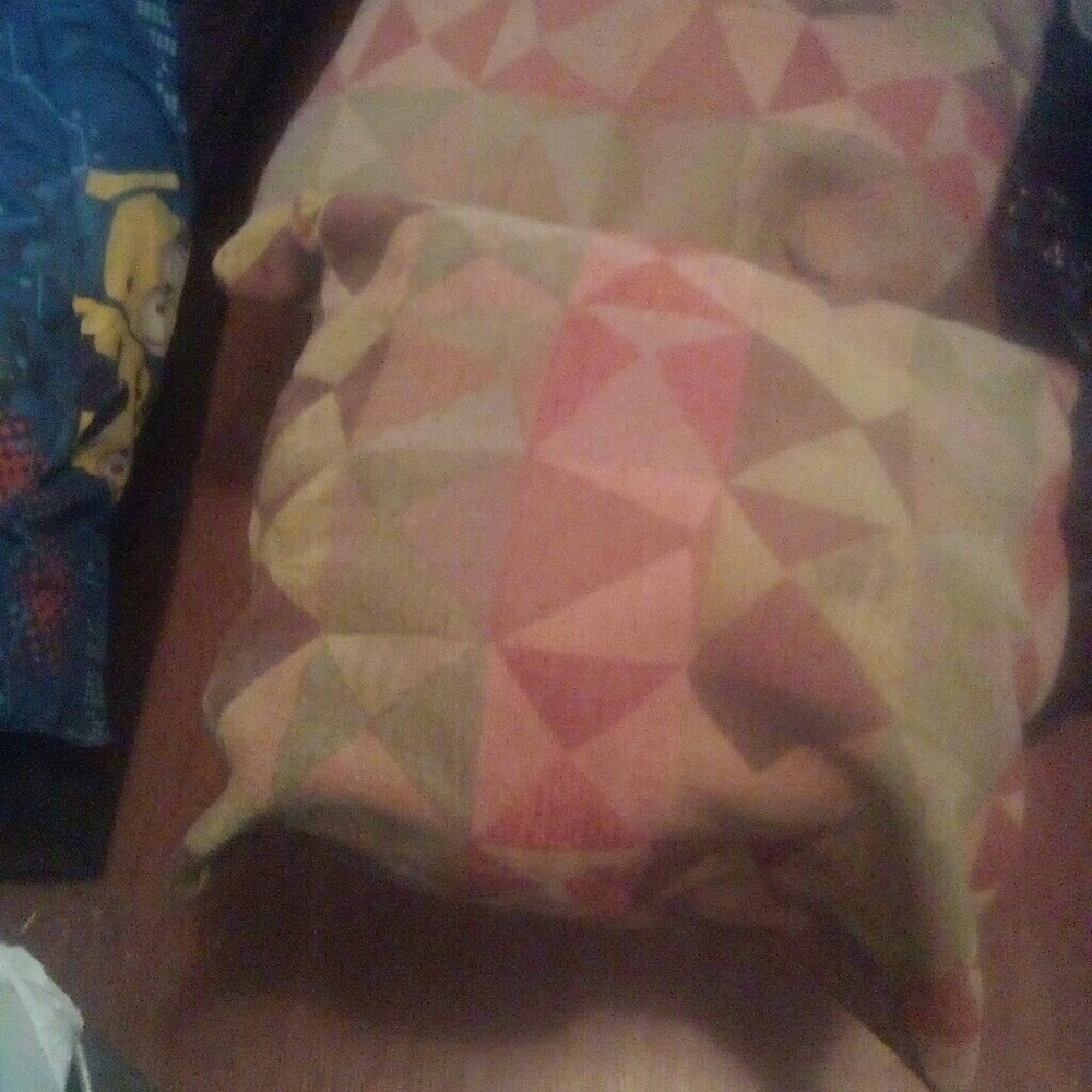 Pillows - Picture 4 of 4